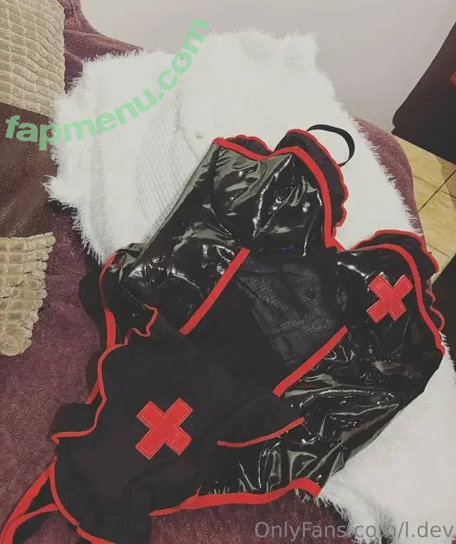 l.dev nude photo #0044 (l_devv_)