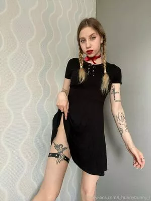 l_hunnybunny_l / hunnybunny420 / sunny_anny nude photo #0005