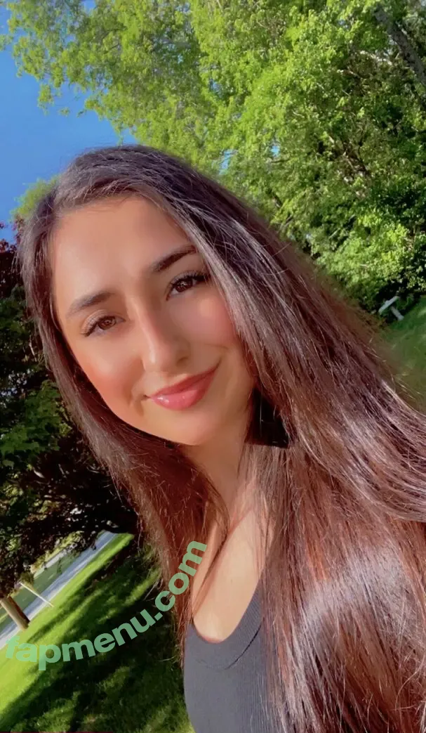 l.wrld nude photo #0003 (elacantilado)