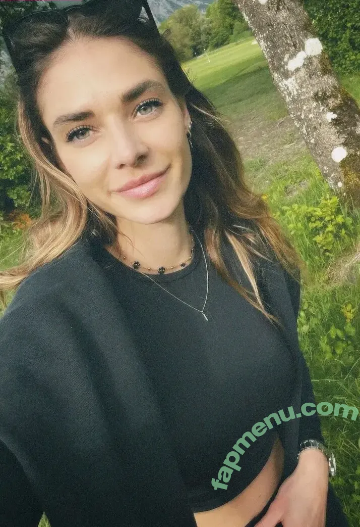 Léa Bouard nude photo #0007 (Léa Bouard)