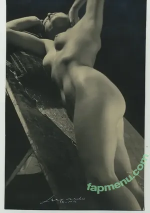  nude photo #0001