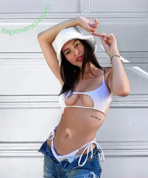 Léa Elui / leaelui nude photo #0028