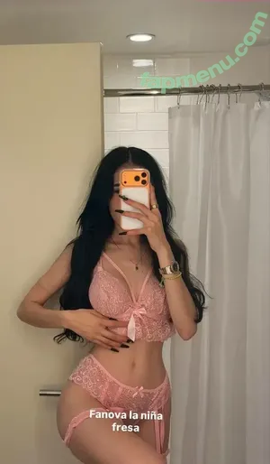 La Niña Fresa / Mariana Grimaldi / marianagrimaldi__ nude photo #0066