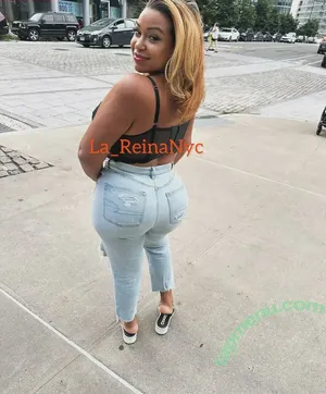 La_reinanyc / lareinashari nude photo #0002