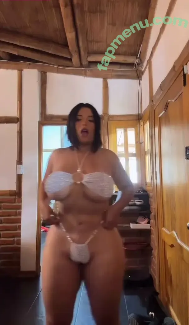 La Vivi Manaba nude photo #0001 (La Vivi Manaba)