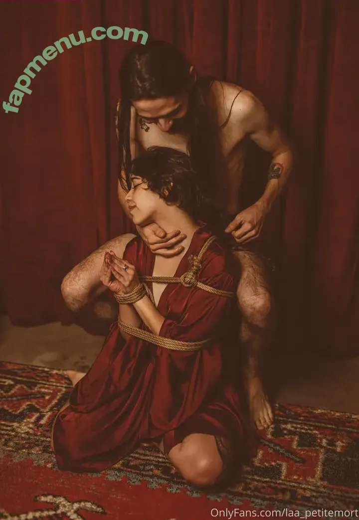 laa_petitemort nude photo #0067 (laa_petitemort)