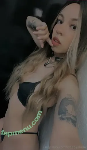 lababyakem / lovelabake nude photo #0002