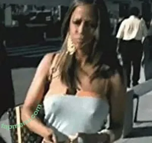 Lacey Chabert / thereallacey nude photo #0129