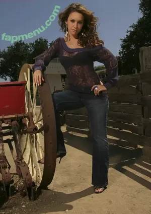 Lacey Chabert / thereallacey nude photo #0160