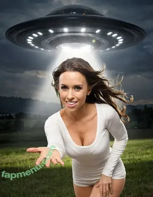 Lacey Chabert / thereallacey nude photo #0194