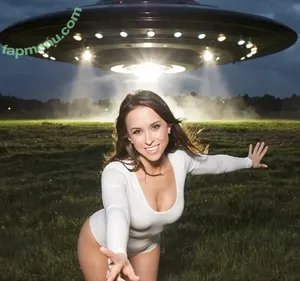 Lacey Chabert / thereallacey nude photo #0196