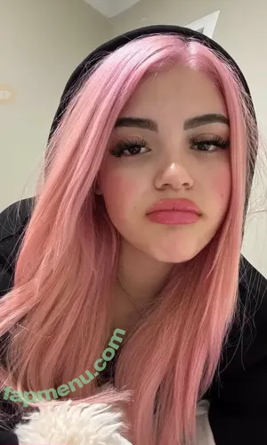 Lachapeteada nude photo #0010