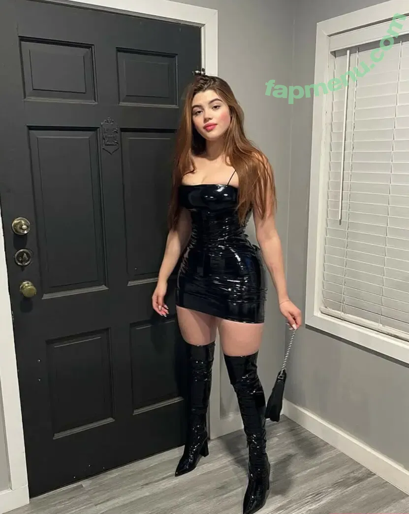 Lachapeteada nude photo #0002 (Lachapeteada)