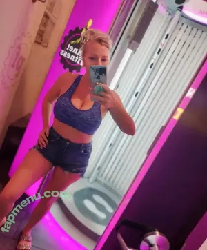 LactatingMILFBritney / britneyathome / britneyathomex nude photo #0006