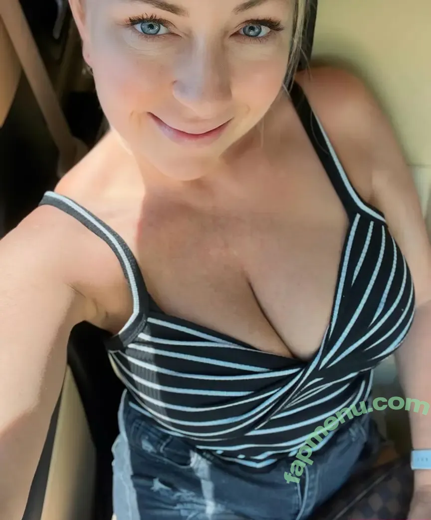 LactatingMILFBritney nude photo #0011 (britneyathome / britneyathomex)