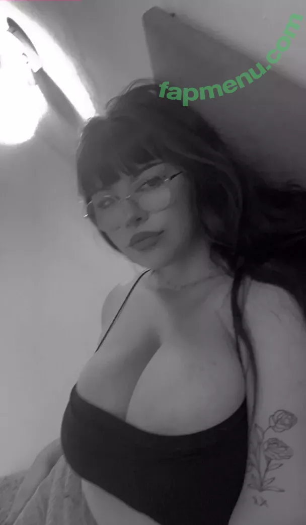 ladletsunade nude photo #0001 (susybad1999)