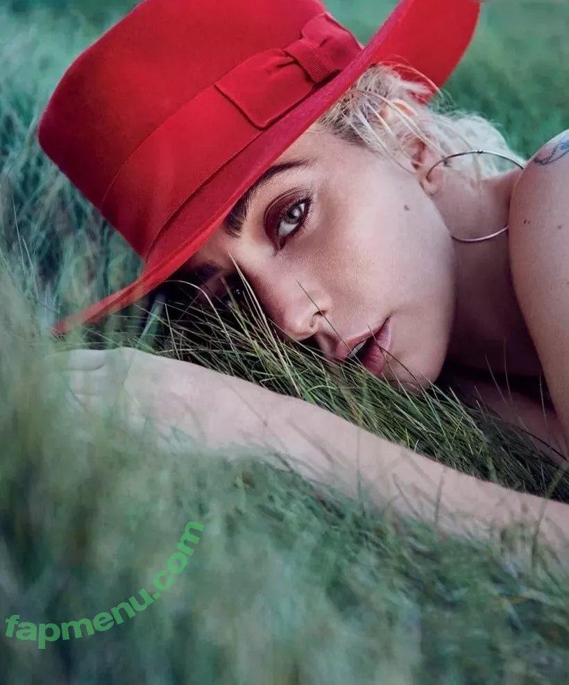 Lady Gaga nude photo #1062 (ladygaga)