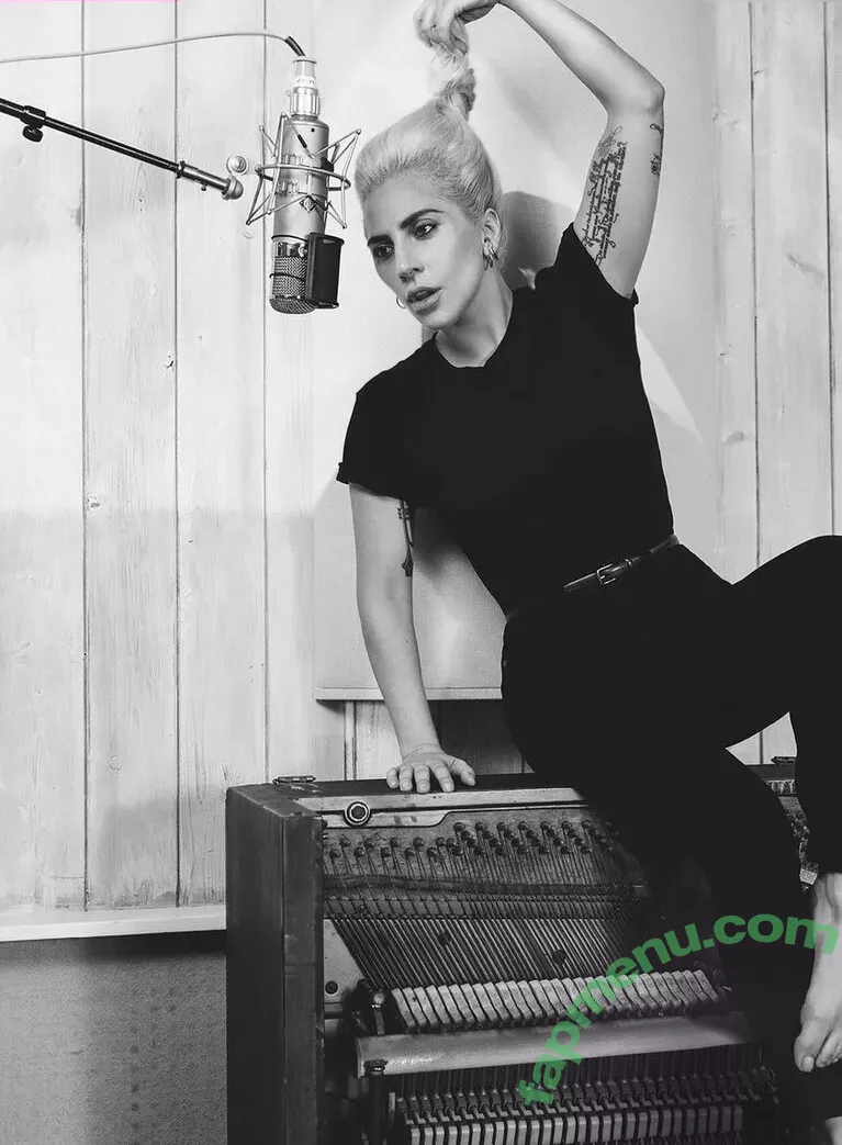 Lady Gaga nude photo #1076 (ladygaga)