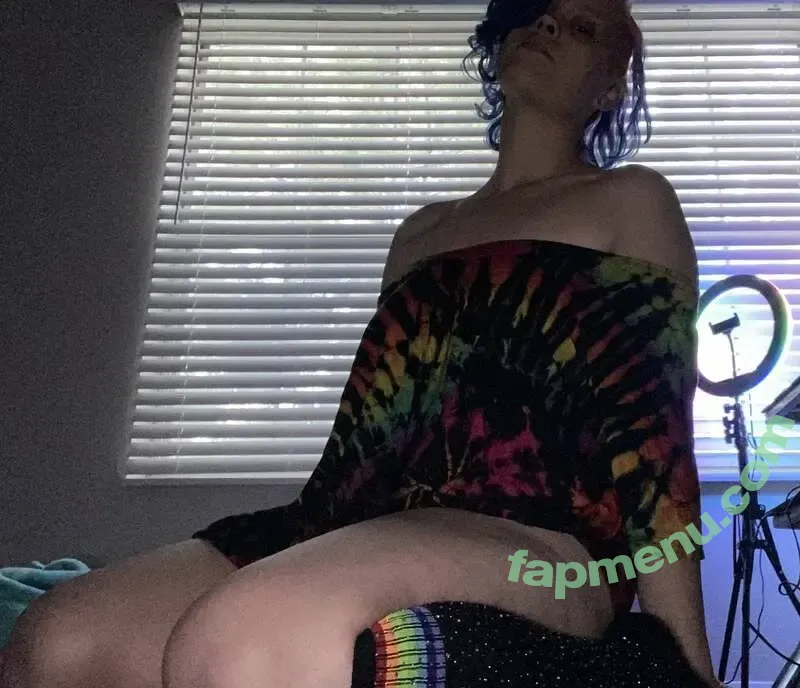 Lady Violet nude photo #0002 (yourladyvio / yourladyviolet)