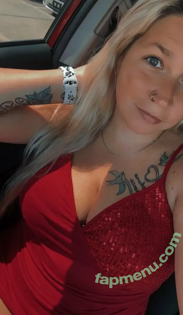 ladybosss1718 nude photo #0001 (ladyboss1718)