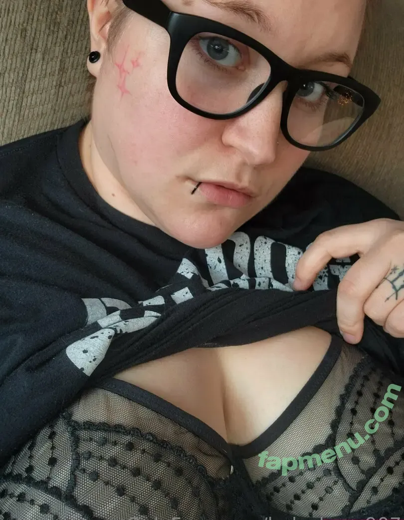 ladychaos907 nude photo #0001 (lady.luna90)