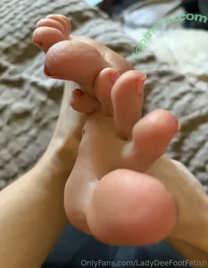 ladydeefootfetish / ladydefeet nude photo #0016