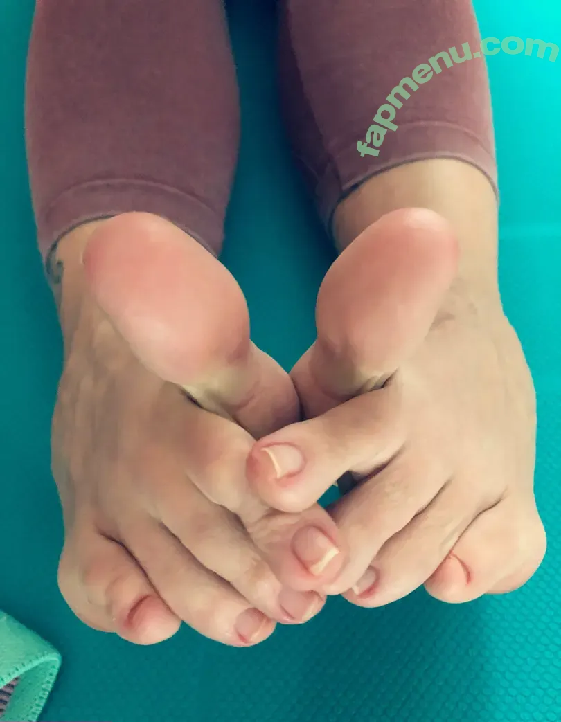 ladydeefootfetish nude photo #0004 (ladydefeet)
