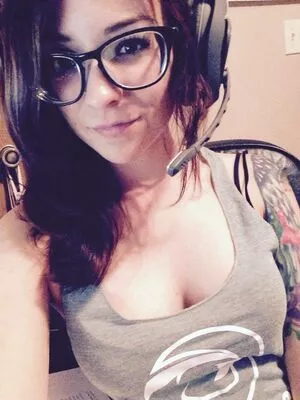 LadyDevann / handsomedevan nude photo #0003