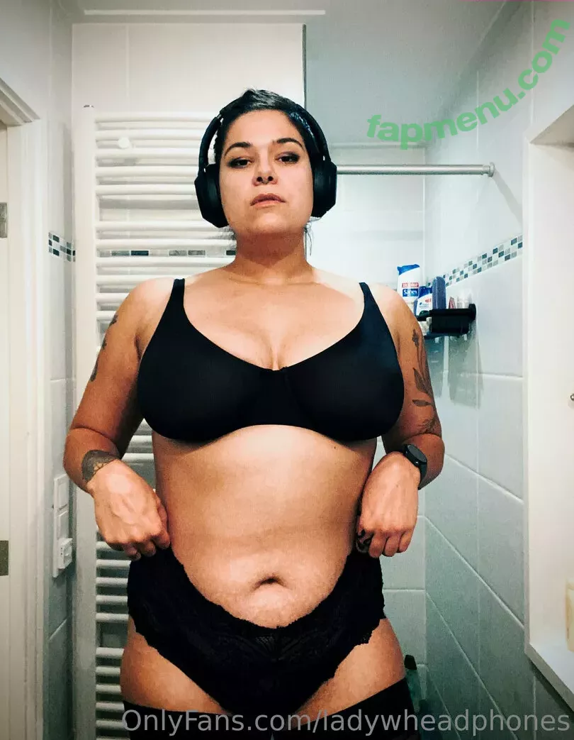 ladywheadphones nude photo #0007 (ladywithheadphones)