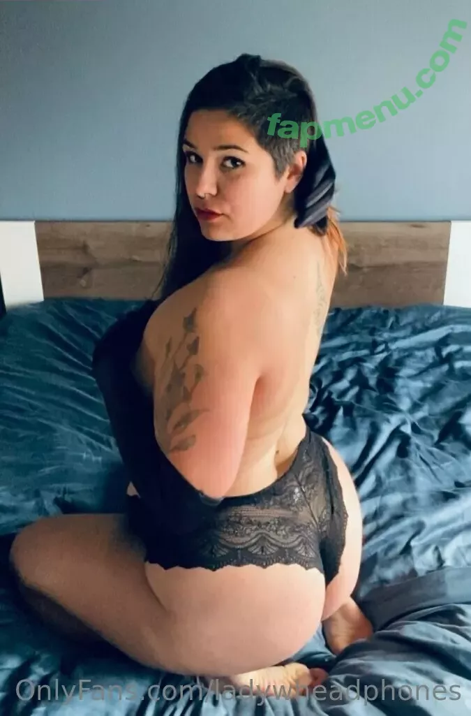 ladywheadphones nude photo #0016 (ladywithheadphones)