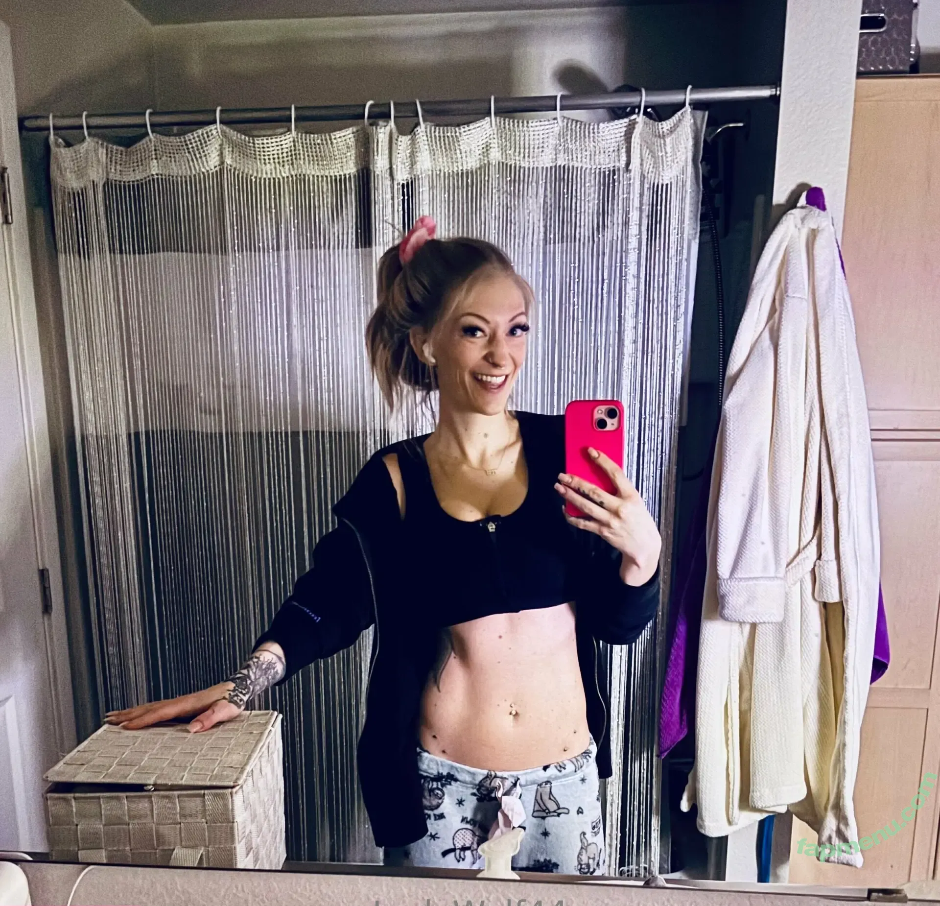 LadyWolf44 nude photo #0080 (Lady_wolf44 / LunaWolf444 / officially_ladywolf44)