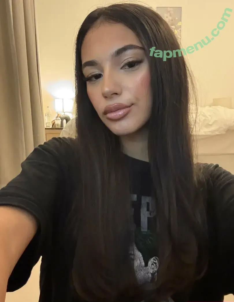 laeyaa nude photo #0006 (laeyaacos_)