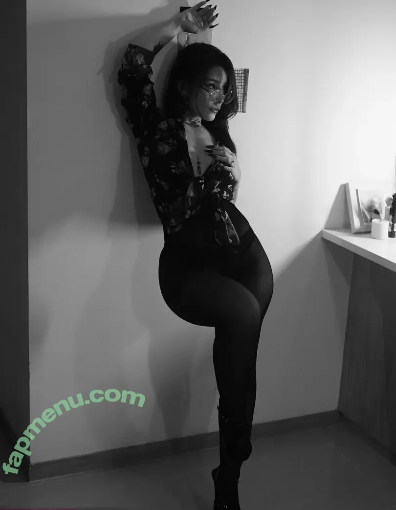 lafiammarossa nude photo #0007 (lafiammarossa)