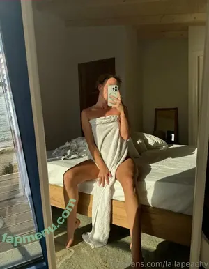 lailapeachy / Lailajonesx nude photo #0012