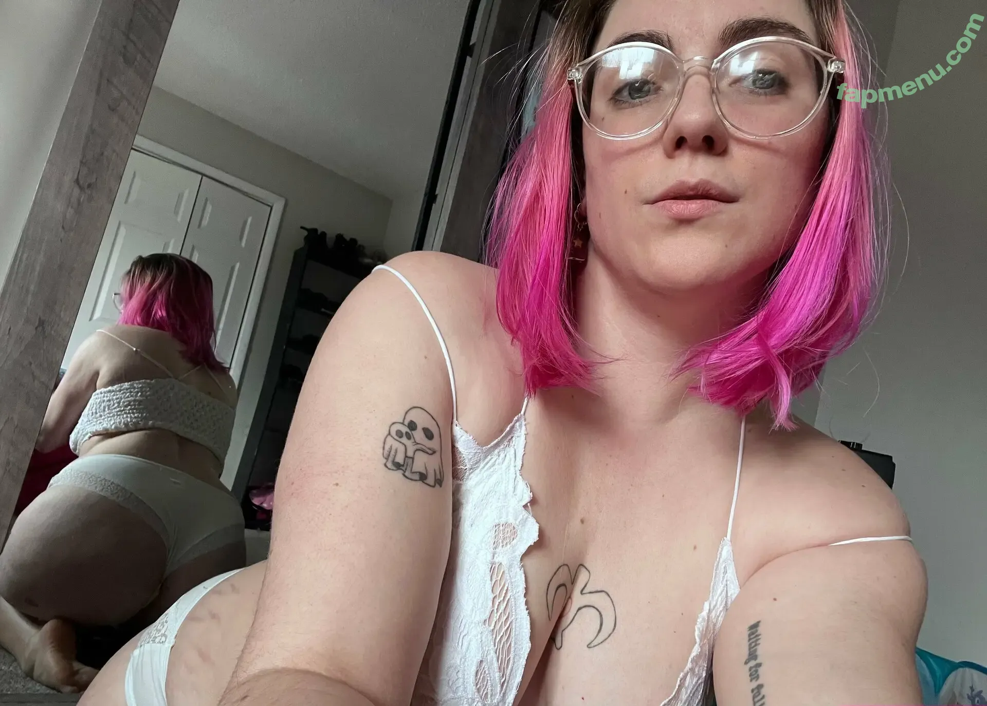 lainalovesyou nude photo #0048 (lainalovesu)