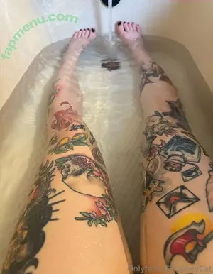 laineycat / lainey.cat nude photo #0001