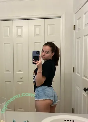 laineylynn21 / laneyville21 nude photo #0001