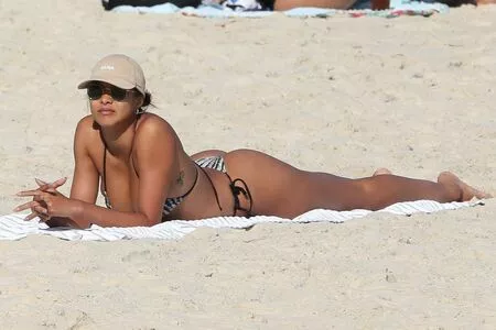 Lais Ribeiro / LaisRibeiro.Official / Lalaribeiro16 / girib / laisribeiro nude photo #0122