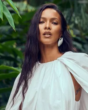 Lais Ribeiro / Lalaribeiro16 / girib / laisribeiro nude photo #0390