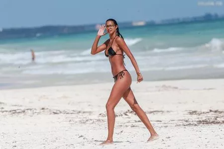 Lais Ribeiro / Lalaribeiro16 / girib / laisribeiro nude photo #0778