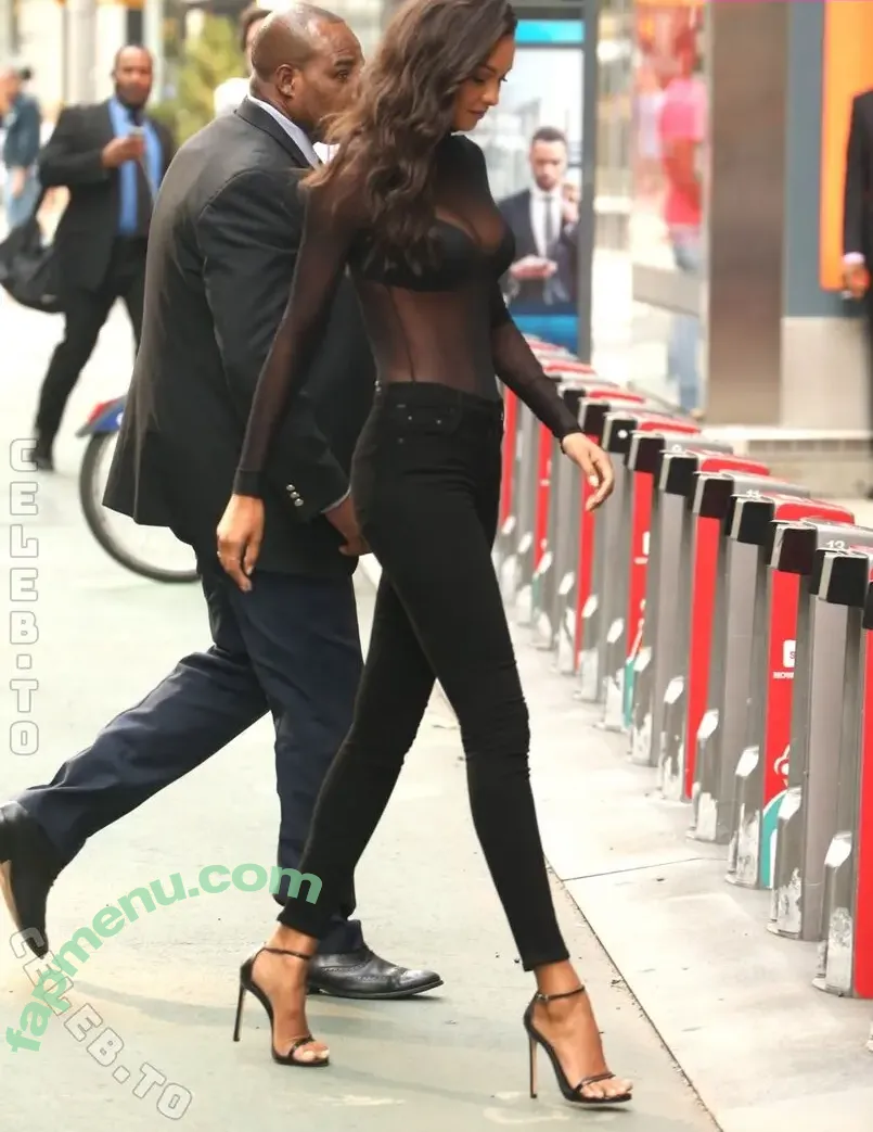 Lais Ribeiro nude photo #1022 (LaisRibeiro.Official / Lalaribeiro16 / girib / laisribeiro)