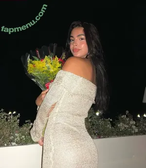 Lakaryofficial nude photo #0036