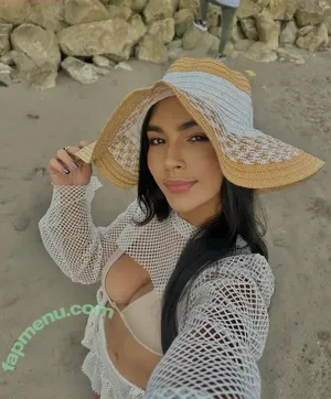 Lakaryofficial nude photo #0069