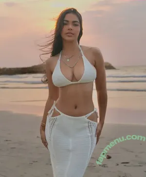 Lakaryofficial nude photo #0073