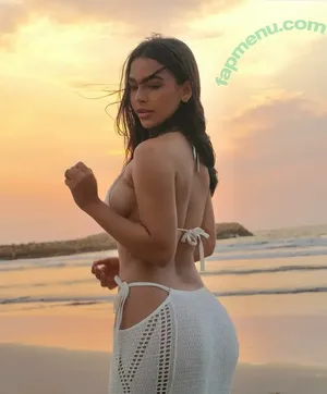 Lakaryofficial nude photo #0076