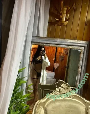 Lakaryofficial nude photo #0096