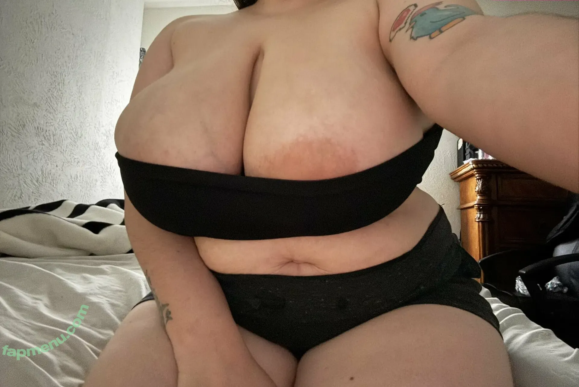 Lalenoraaa nude photo #0161 (lalaalaaa)