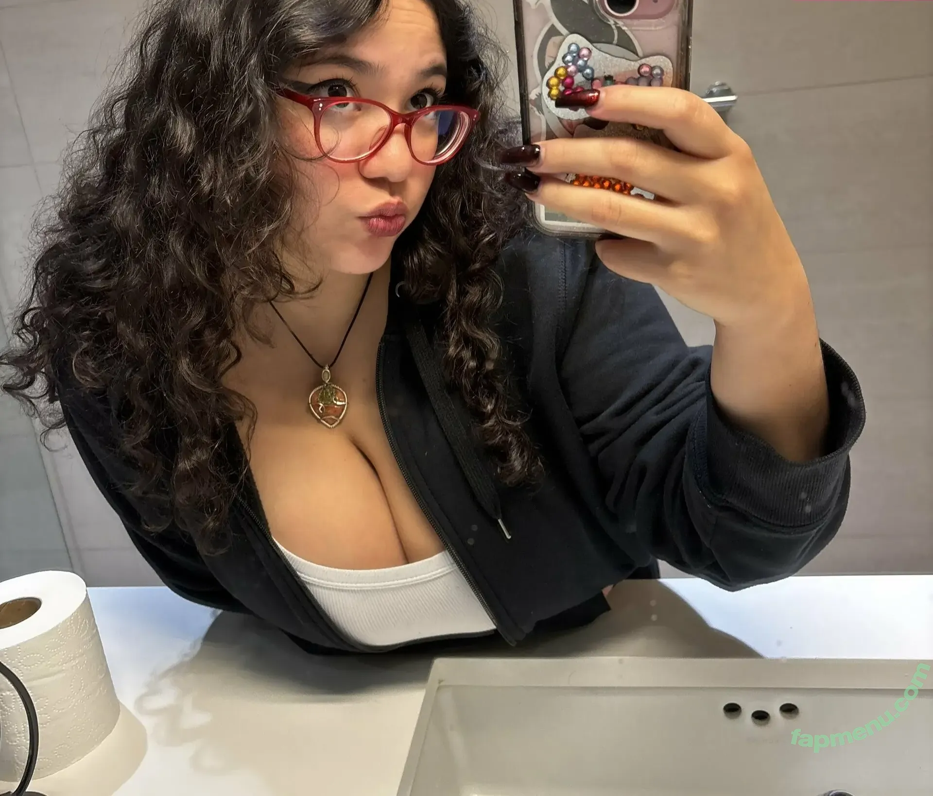 Lalenoraaa nude photo #0340 (lalaalaaa)