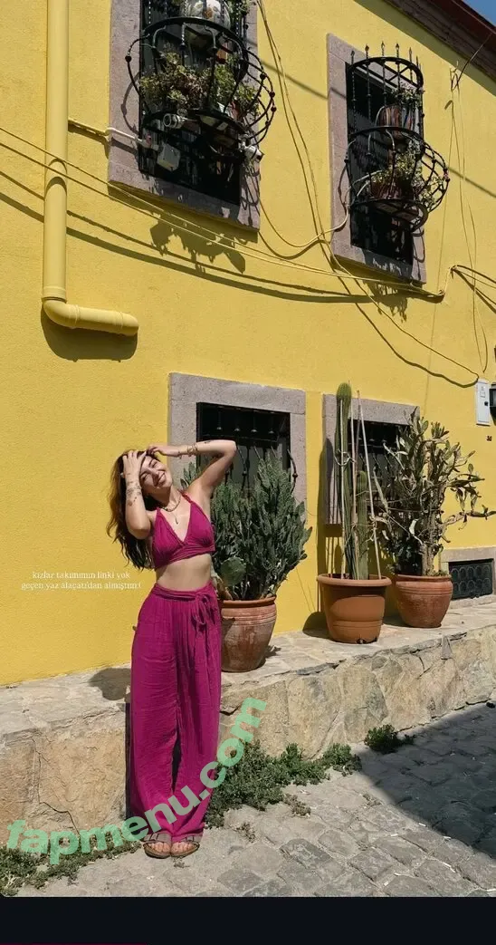 lalfizu nude photo #0010 (Zulal Fidan)