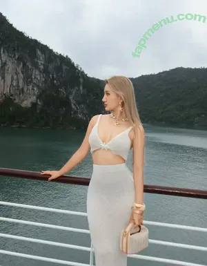 Lan Nguyen / Asian Angels / xuanlanminhnguyen nude photo #0019